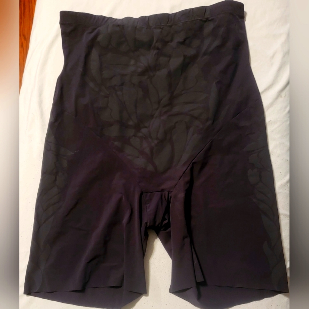 Black Patterned Shapewear/ Free Item Included